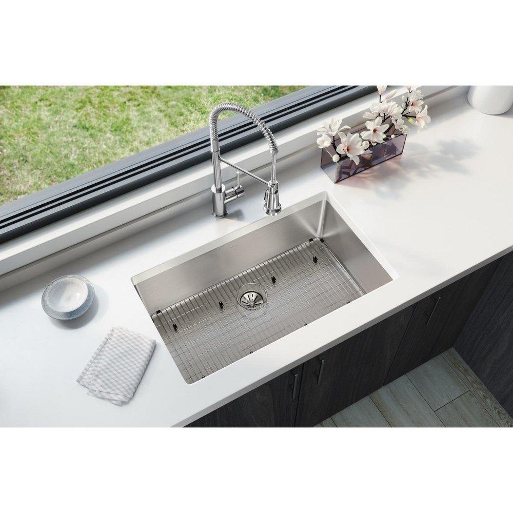 Elkay Luminous Satin 32-1/2 x 19-1/2 in. Stainless Steel Single Bowl Undermount Kitchen Sink 