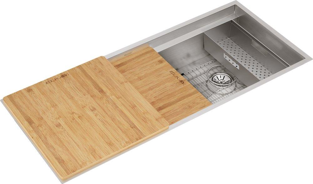 45" UNDERMOUNT SINK WITH CUTTING BOARDS, BOTTON GRIDS AND 2 COLANDERS. 