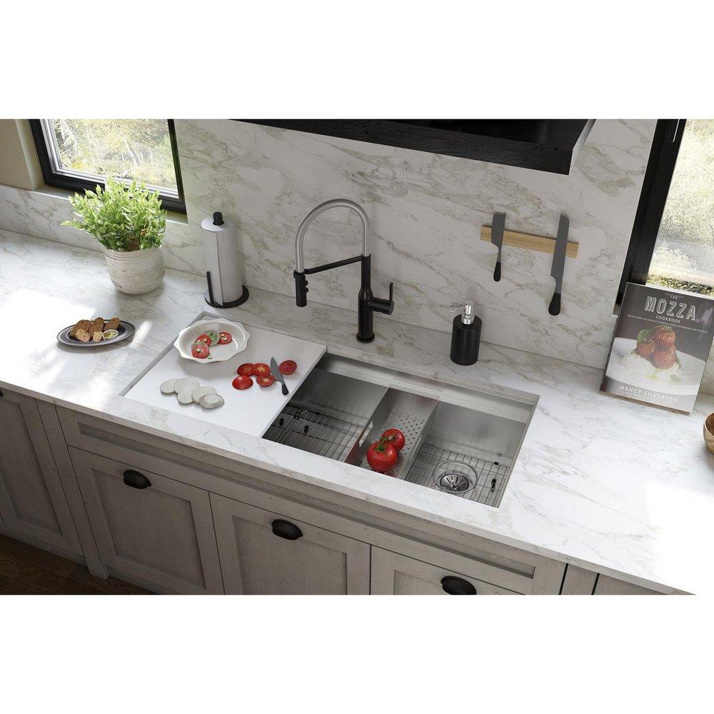 45" UNDERMOUNT SINK WITH CUTTING BOARDS, BOTTON GRIDS AND 2 COLANDERS. 