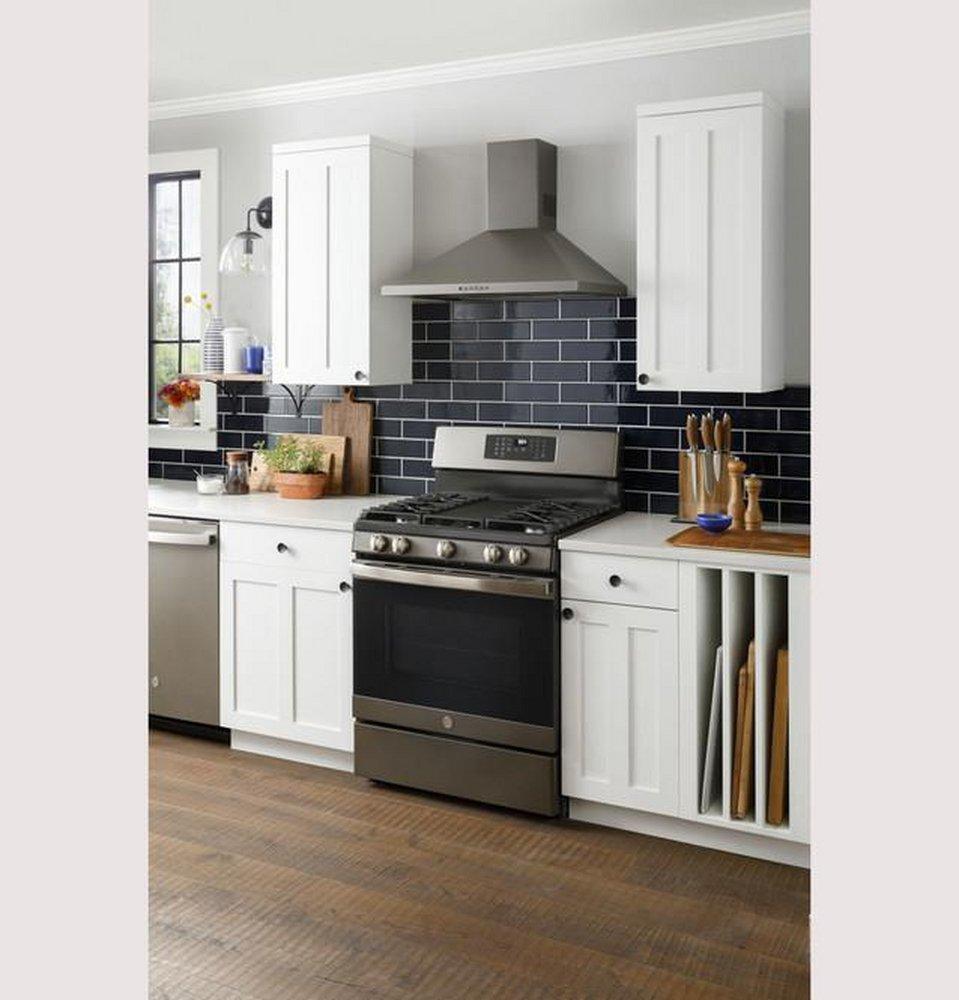 GE&reg; Stainless Steel/Grey 30 in. Gas 5-Burner Sealed Freestanding Range 