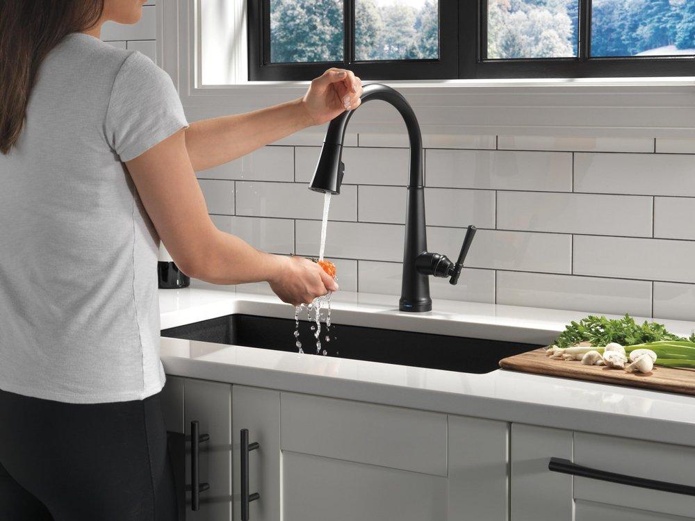 Delta Faucet Matte Black Single Handle Pull Down Touch Activated Kitchen Faucet 
