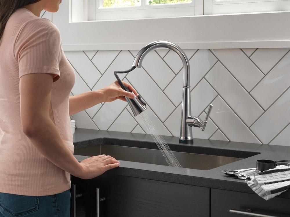 Delta Faucet Lumicoat Arctic Stainless Single Handle Pull Down Touch Activated Kitchen Faucet 