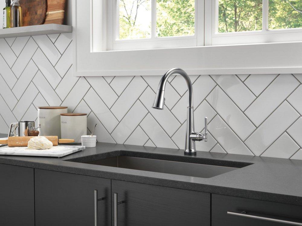 Delta Faucet Lumicoat Arctic Stainless Single Handle Pull Down Touch Activated Kitchen Faucet 