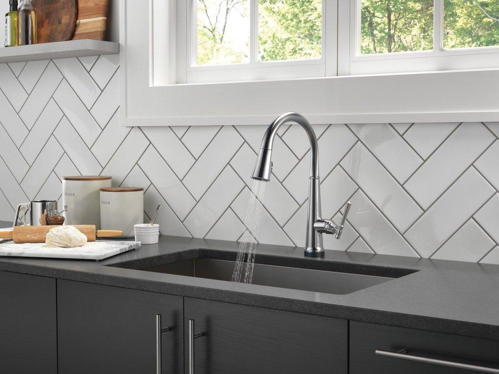 Delta Faucet Lumicoat Arctic Stainless Single Handle Pull Down Touch Activated Kitchen Faucet 