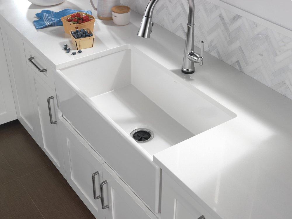 Delta Faucet Lumicoat&trade; Arctic Stainless Single Handle Pull Down Touch Activated Kitchen Faucet 