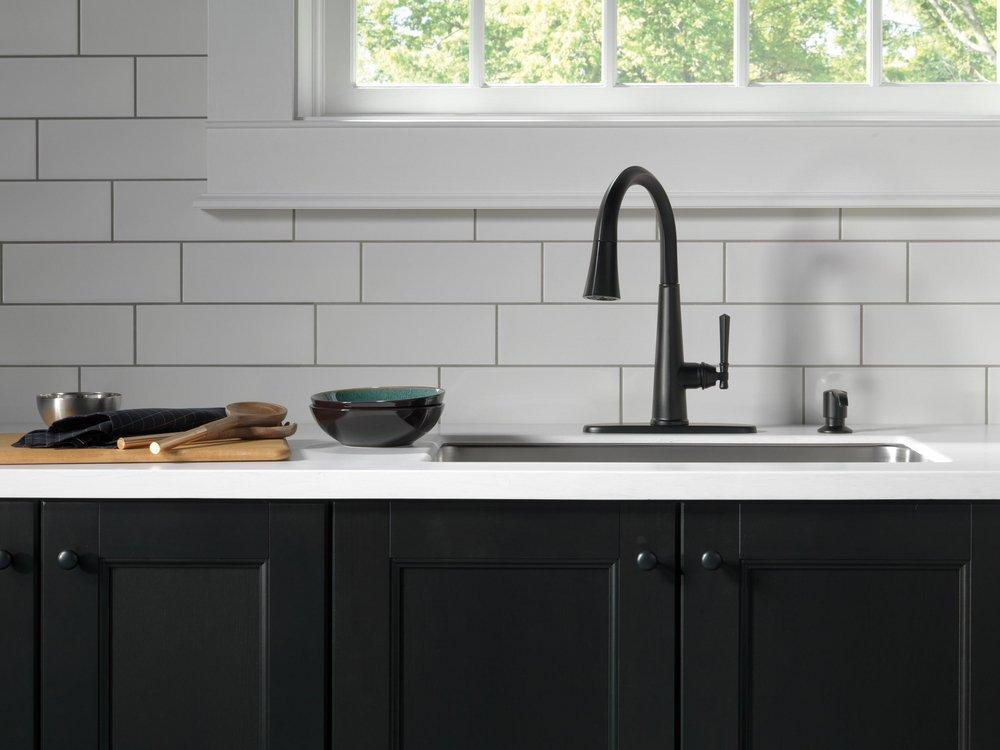 Delta Faucet Matte Black Single Handle Pull Down Kitchen Faucet 