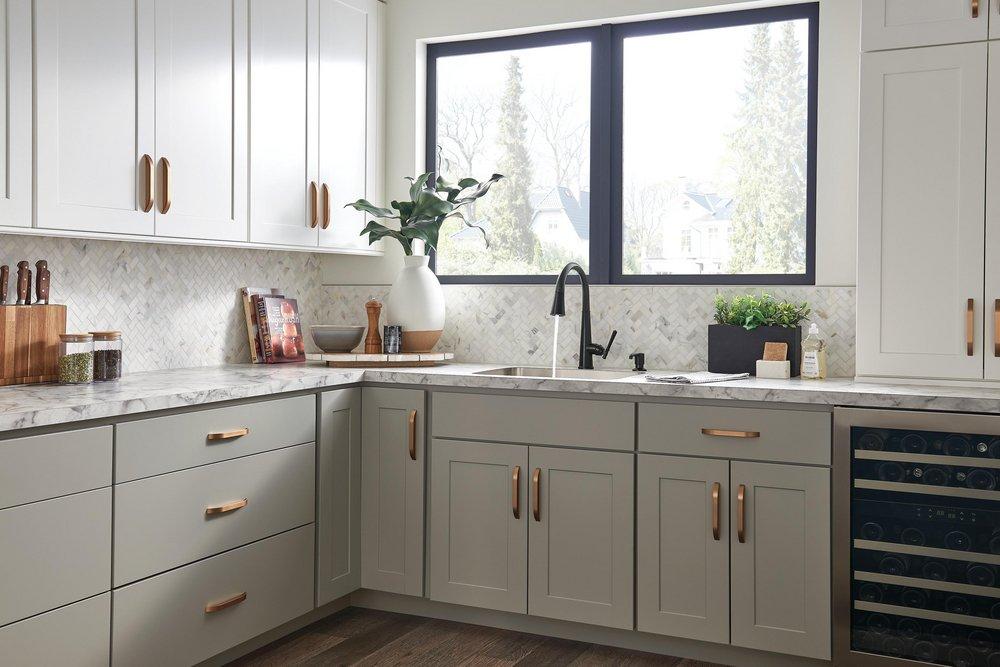 Delta Faucet Matte Black Single Handle Pull Down Kitchen Faucet 