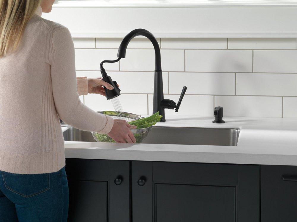 Delta Faucet Matte Black Single Handle Pull Down Kitchen Faucet 