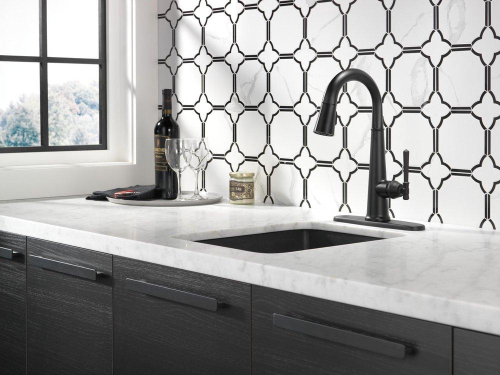 Delta Faucet Matte Black Single Handle Pull Down Bar Faucet 