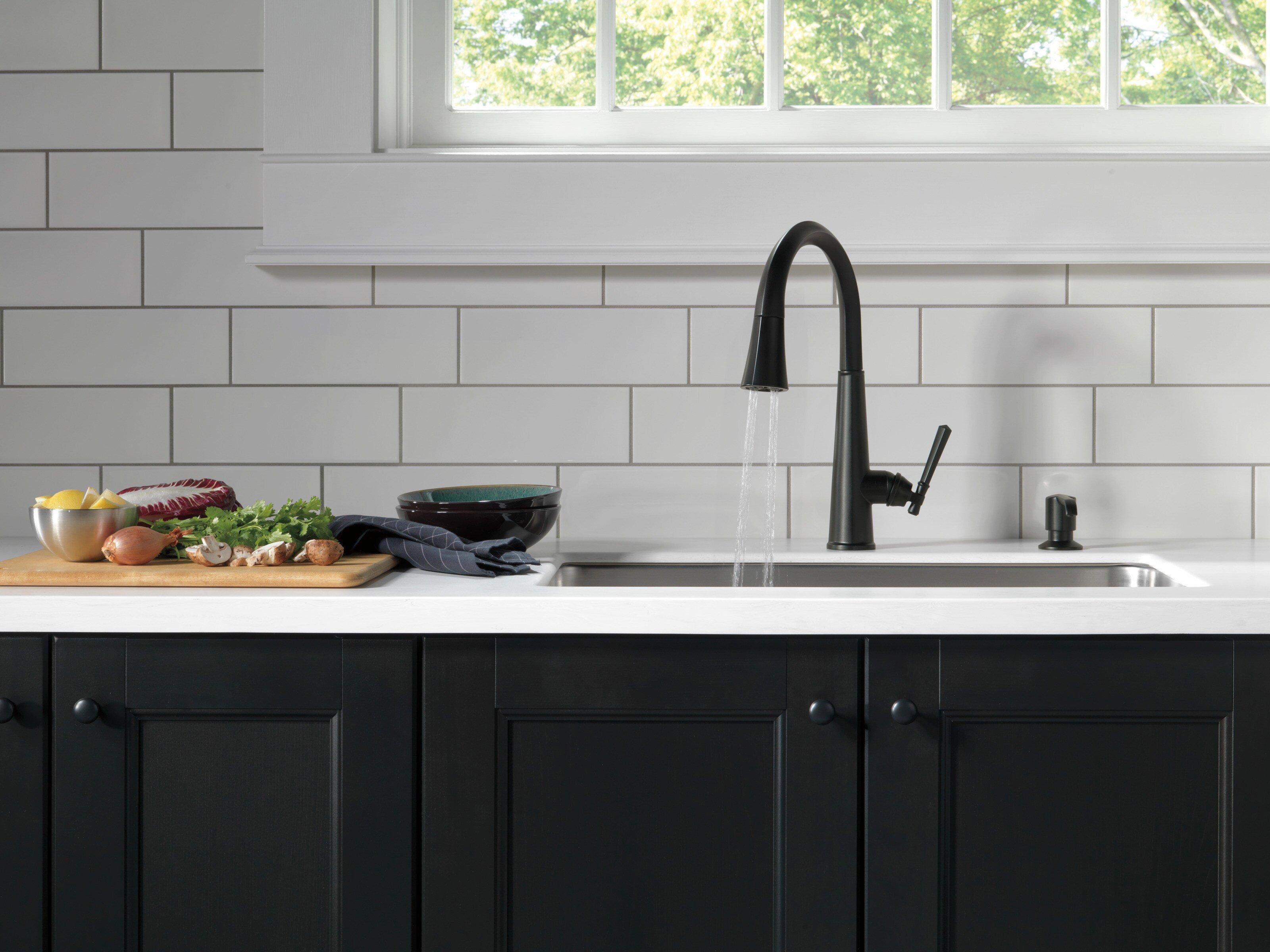 Delta Faucet Matte Black 2-5/8 in. 13 oz. Kitchen Soap Dispenser 