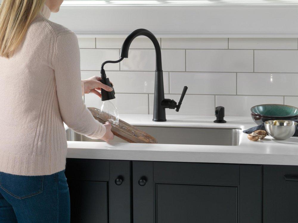 Delta Faucet Matte Black 2-5/8 in. 13 oz. Kitchen Soap Dispenser 
