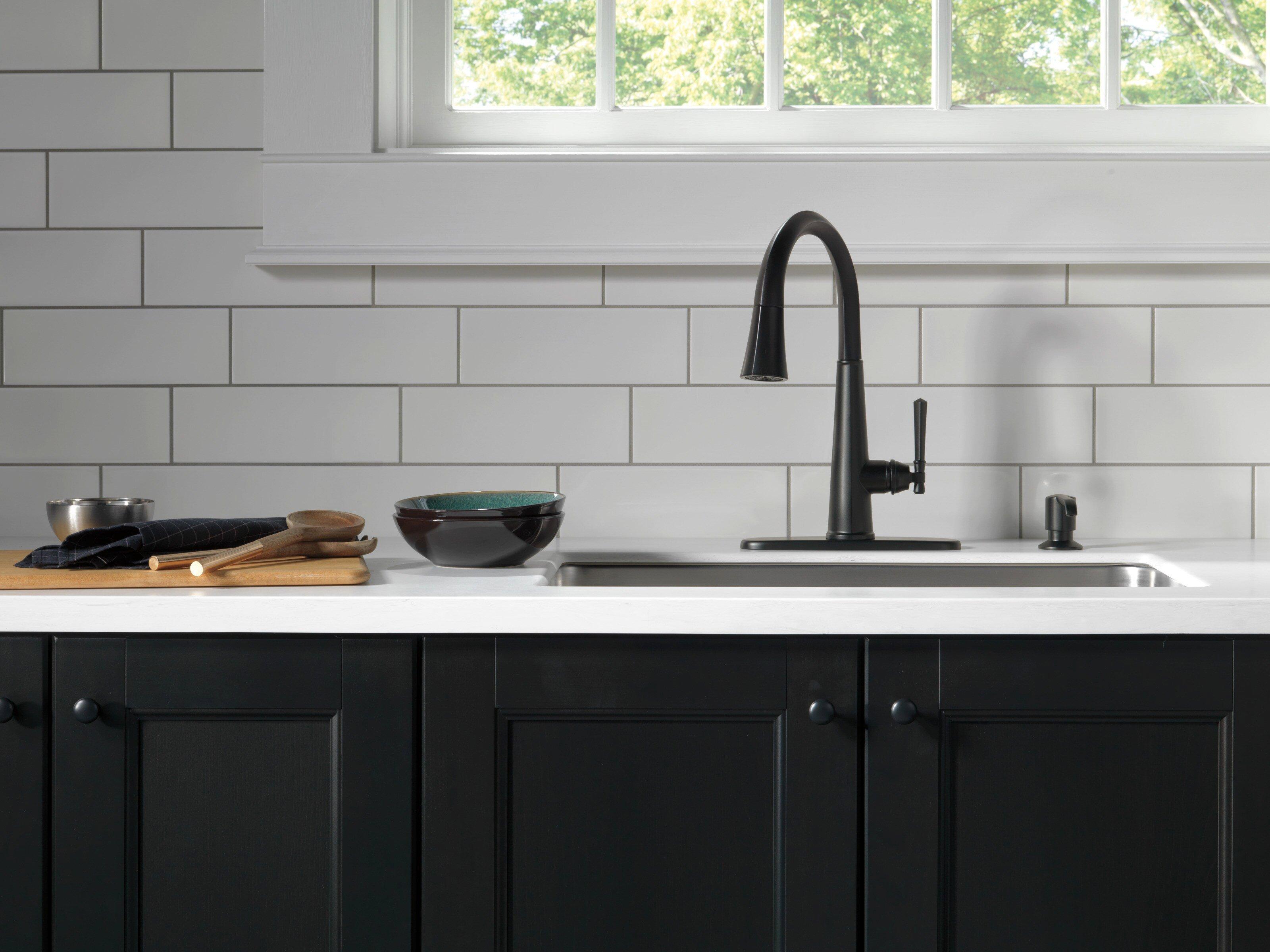 Delta Faucet Matte Black 2-5/8 in. 13 oz. Kitchen Soap Dispenser 