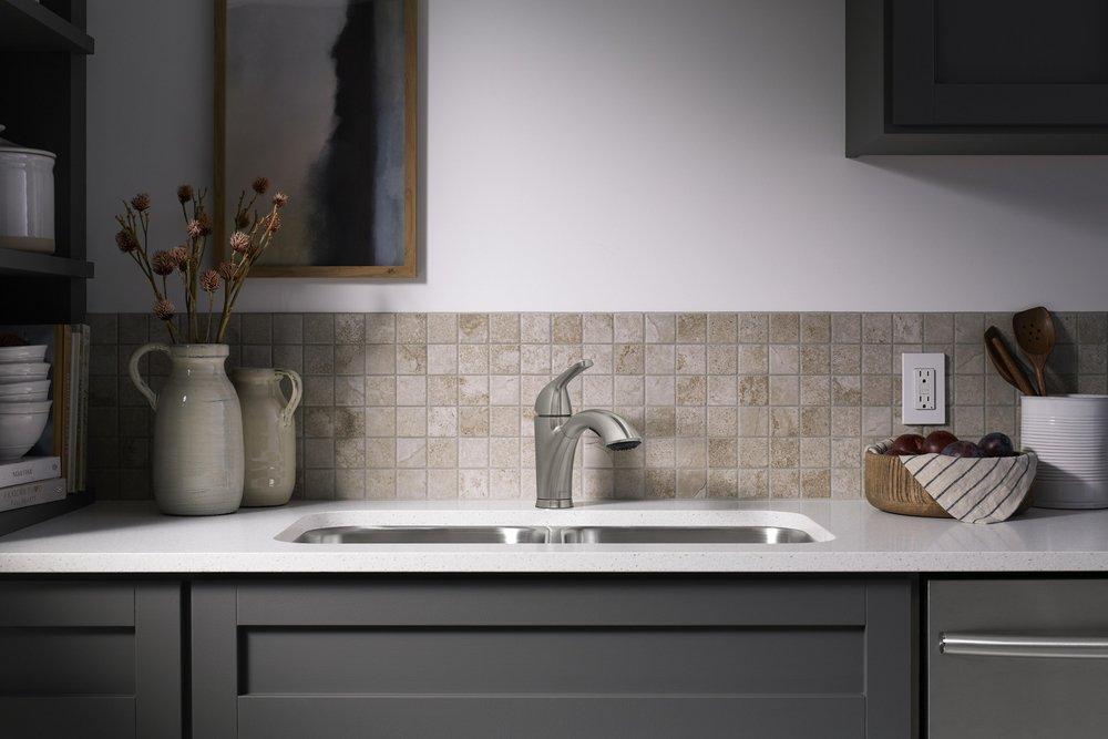 Sterling Vibrant Stainless Single Handle Pull Out Kitchen Faucet 