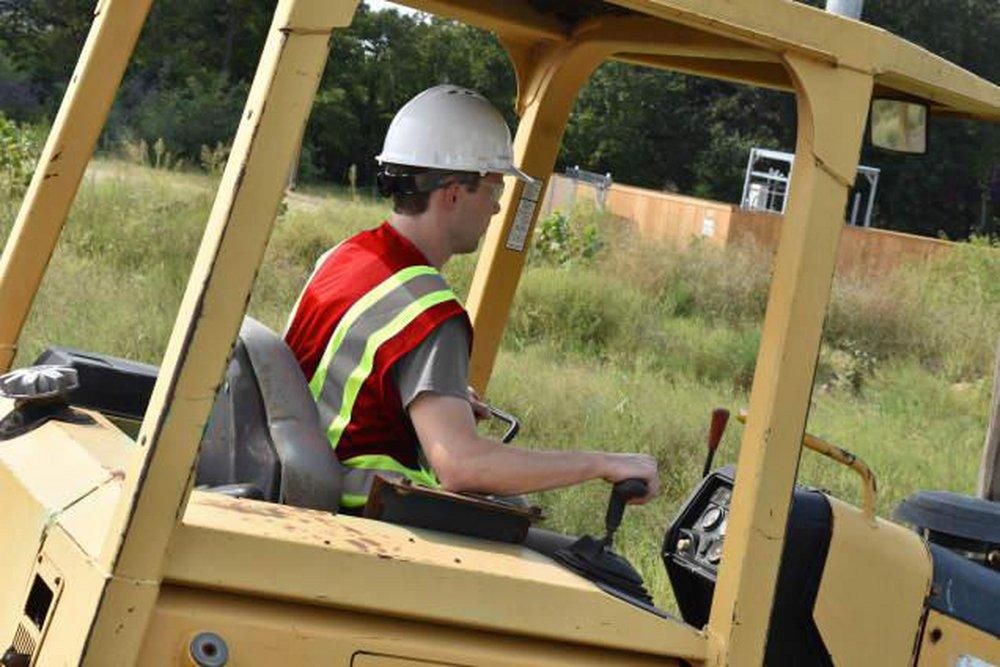 Radians Red Size M Polyester Mesh Reusable Economy Safety Vest 