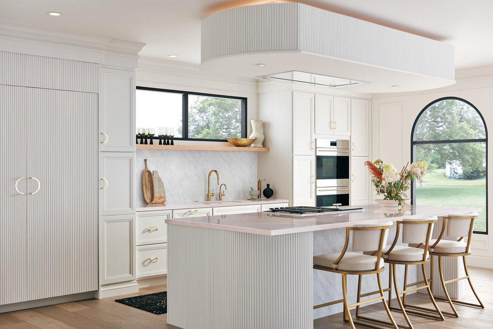 Brizo Polished Gold 3-7/8 x 2-14/25 in. 15A Air Switch with Dual Outlet 