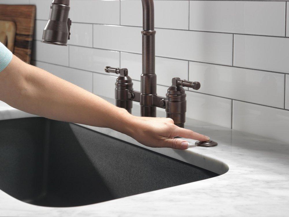 Delta Faucet Venetian Bronze 3-7/8 x 2-14/25 in. 15A Air Switch with Dual Outlet 