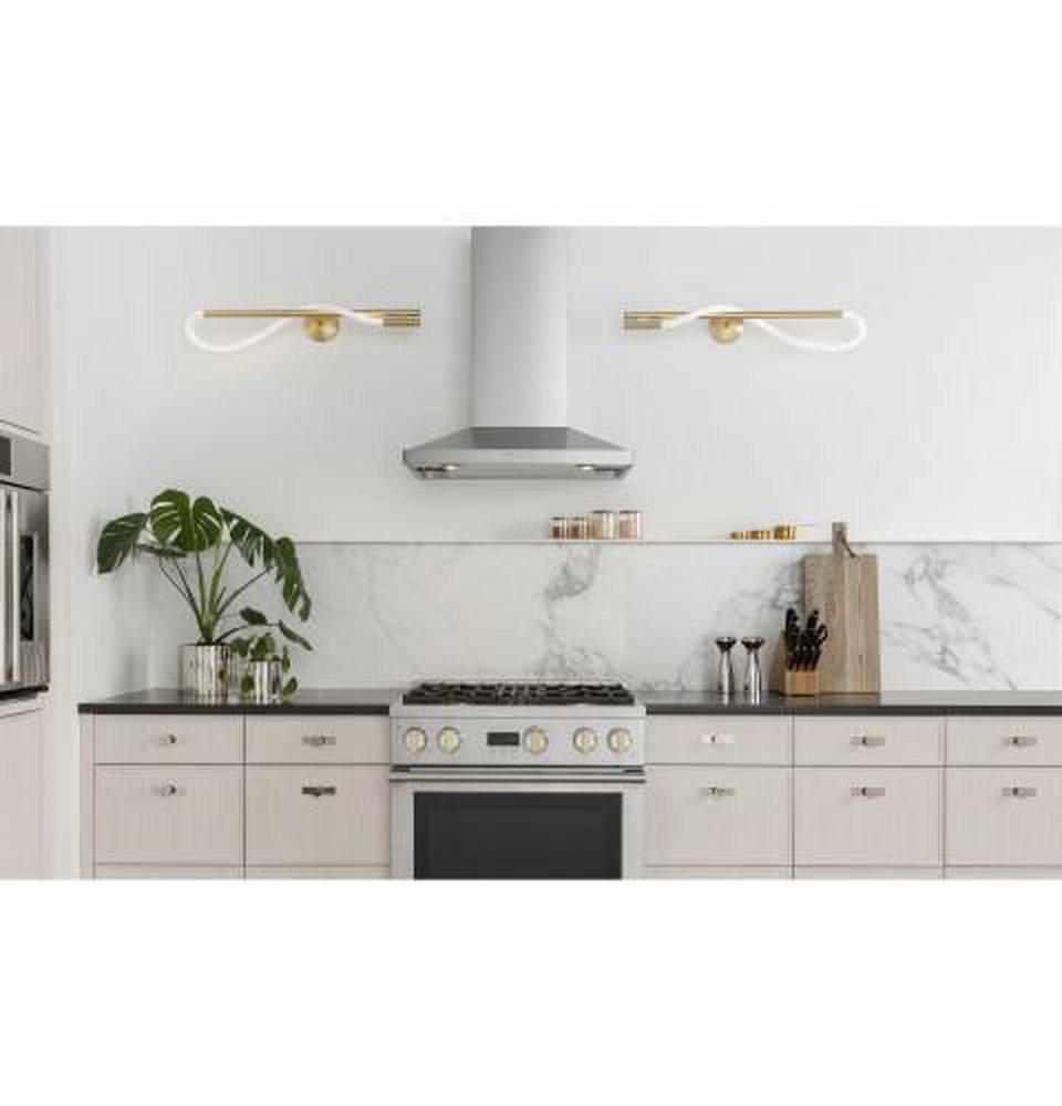 Monogram&reg; Stainless Steel 29-7/8 x 35-1/4 in. 21000 BTU 5.7 cu. ft. 4-Burner Sealed Gas Freestanding Range 