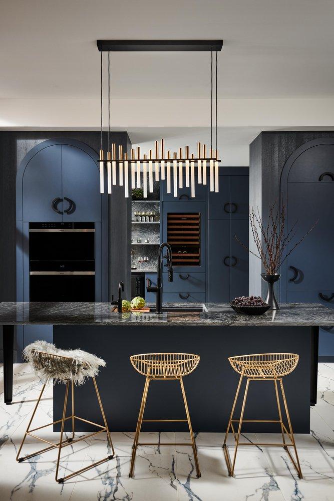 Fredrick Ramond Black 18 x 38-4/5 in. 56W 20-Light Integrated LED Modern Chandelier 