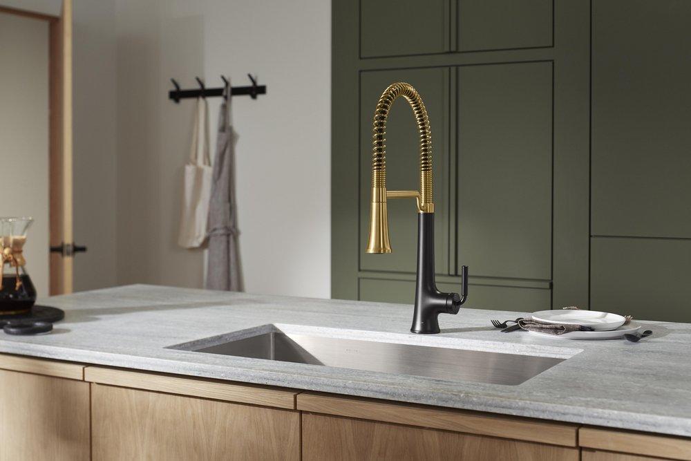 KOHLER Matte Black/Modern Brass Single Handle Pull Down Kitchen Faucet 