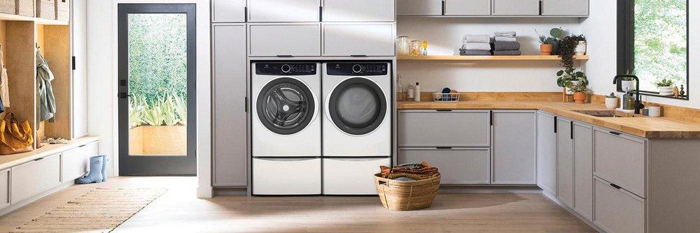 Electrolux White 27 x 32 in. 120V 8 cu. ft. Gas Front Load Dryer 