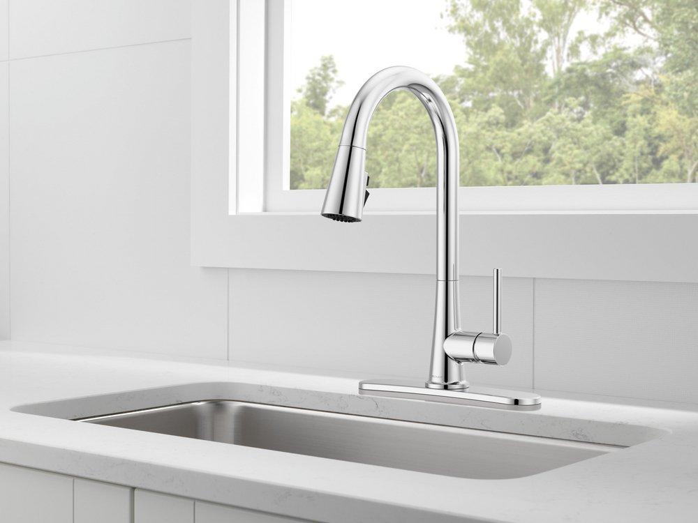 Single Handle Pull Down Kitchen Faucet 