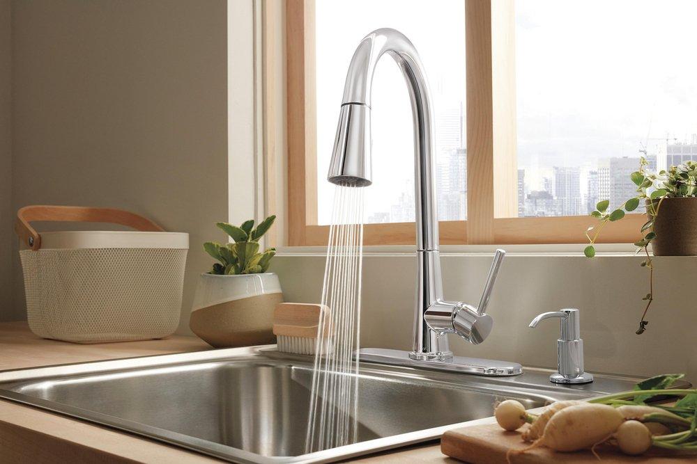 Single Handle Pull Down Kitchen Faucet 
