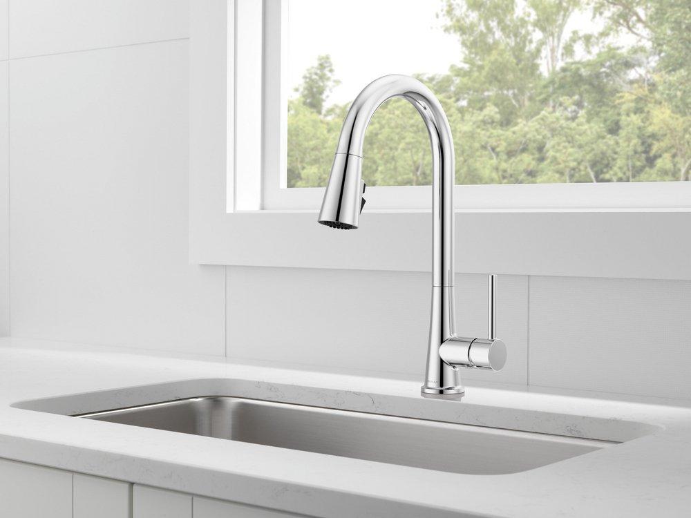Single Handle Pull Down Kitchen Faucet 