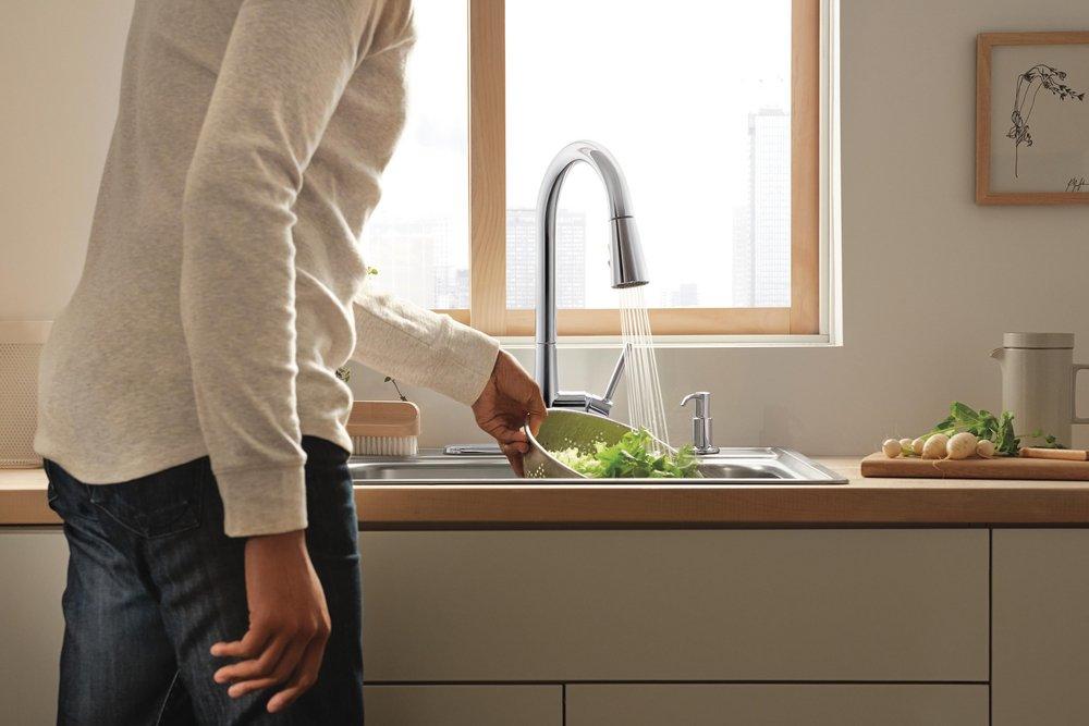 Single Handle Pull Down Kitchen Faucet 