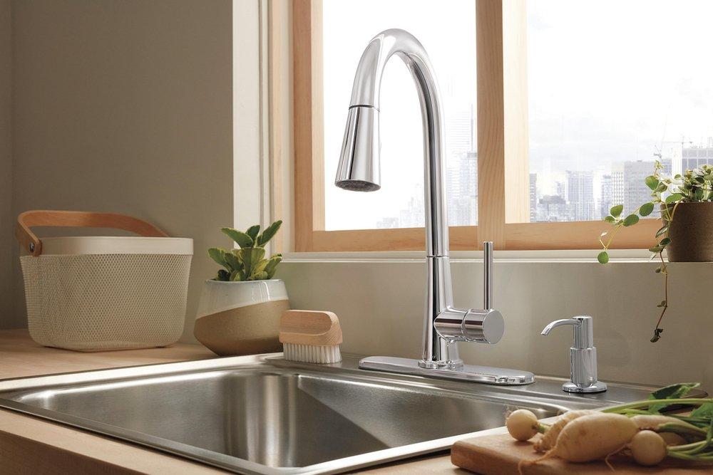 Single Handle Pull Down Kitchen Faucet 