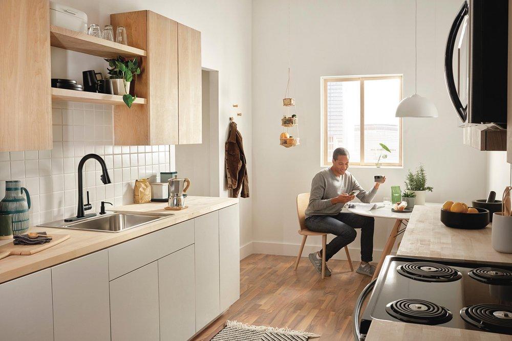 Peerless® Matte Black Single Handle Pull Down Kitchen Faucet 