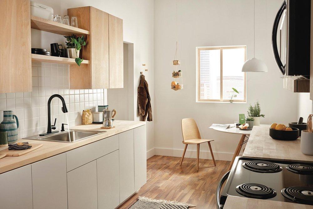 Peerless® Matte Black Single Handle Pull Down Kitchen Faucet 