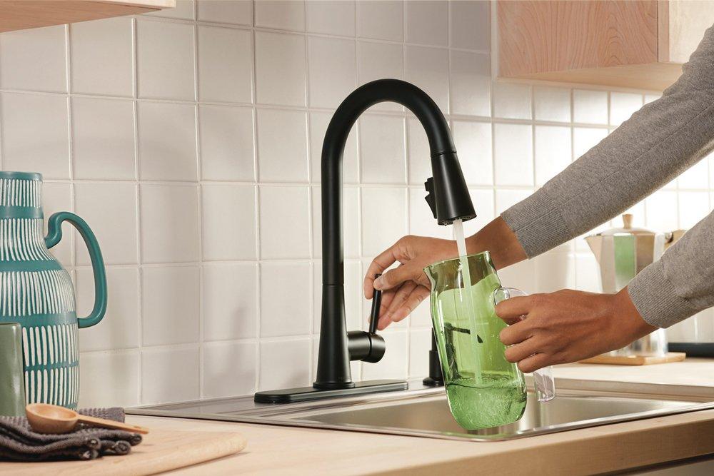 Peerless® Matte Black Single Handle Pull Down Kitchen Faucet 