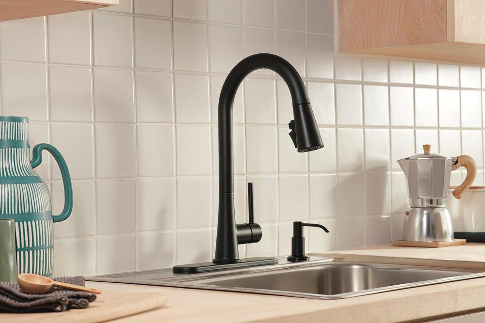 Peerless® Matte Black Single Handle Pull Down Kitchen Faucet 