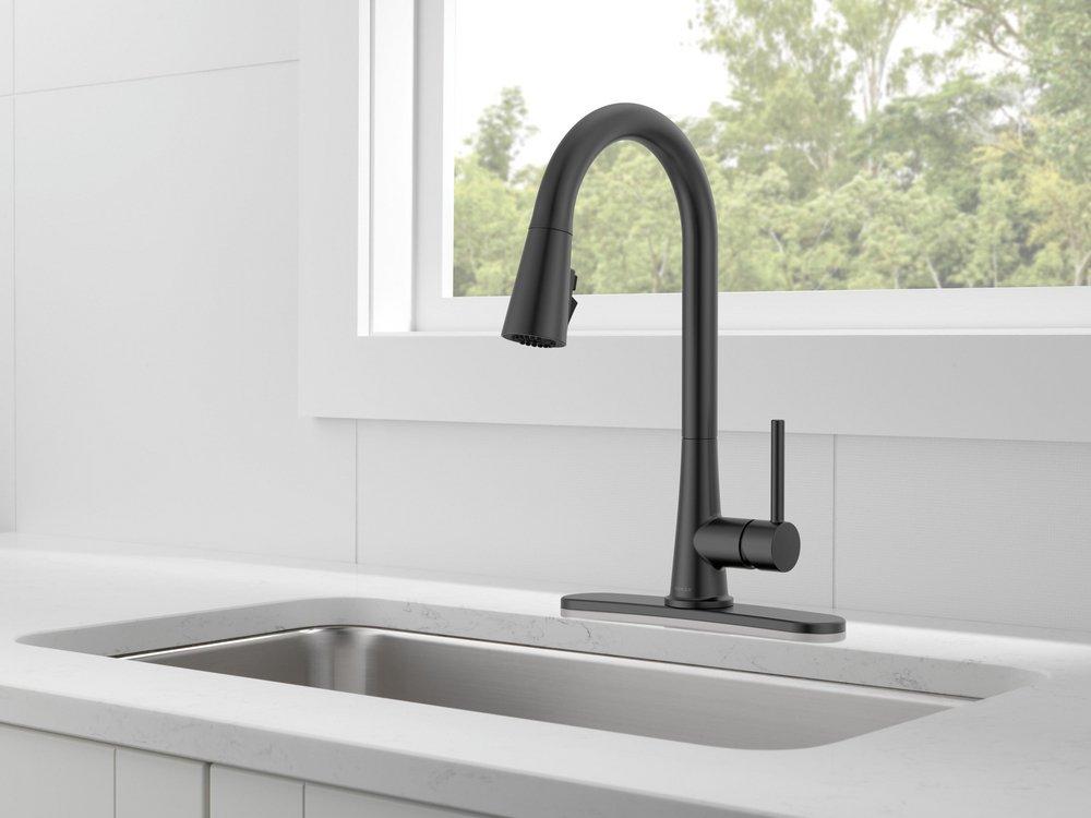 Peerless® Matte Black Single Handle Pull Down Kitchen Faucet 