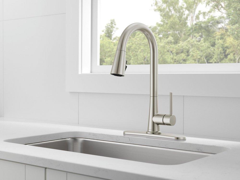 Peerless® Stainless Single Handle Pull Down Kitchen Faucet 