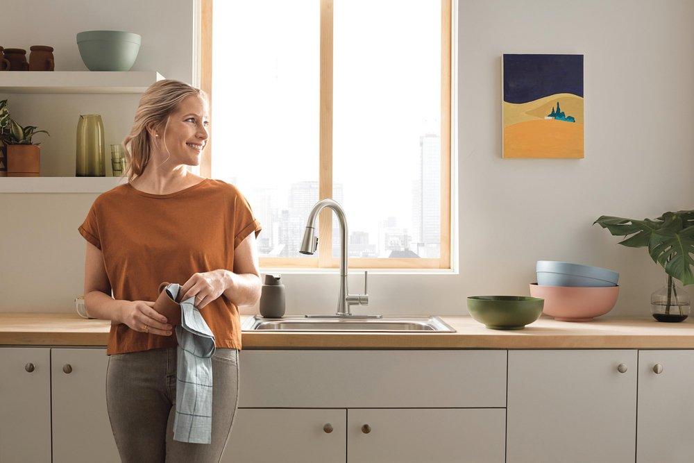 Peerless® Stainless Single Handle Pull Down Kitchen Faucet 