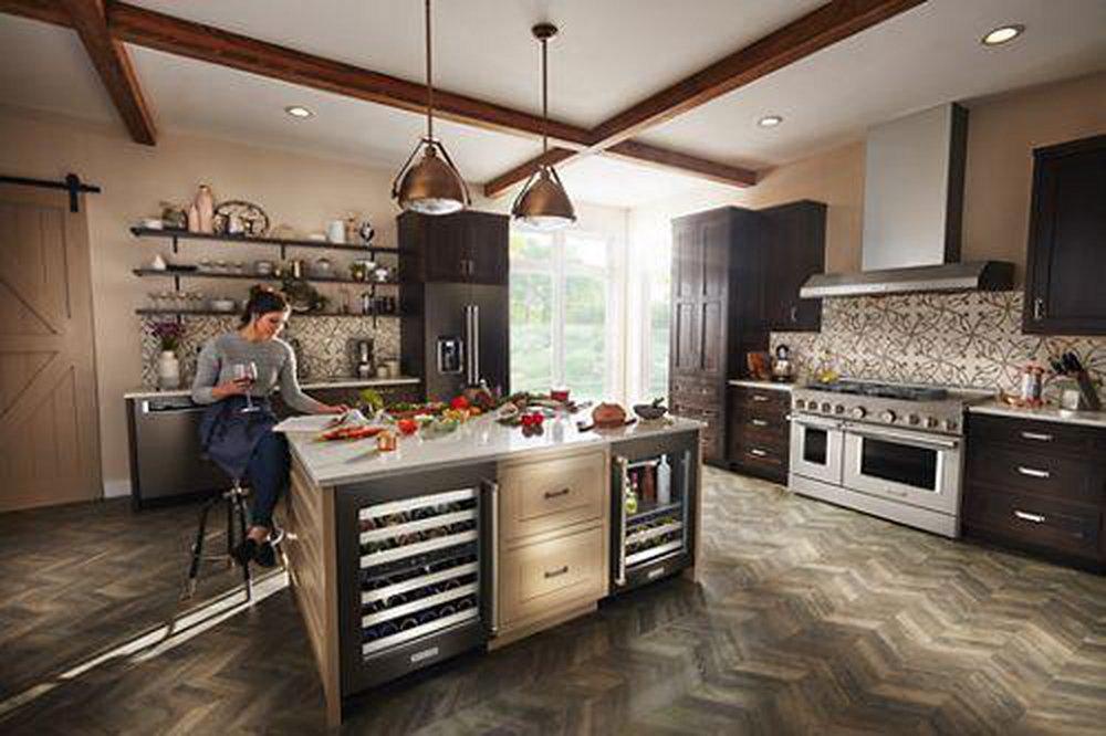 KitchenAid Black Stainless Steel with PrintShield&trade; Finish 23-7/8 in. 14 Bottles Beverage Center 