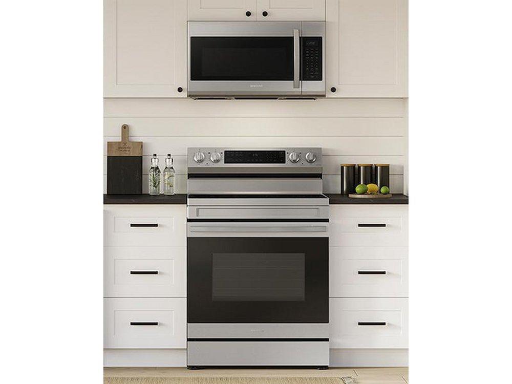 Samsung Fingerprint Resistant Stainless Steel 29-15/16 in. 6.3 cu. ft. 5-Burner Radiant Freestanding Range 