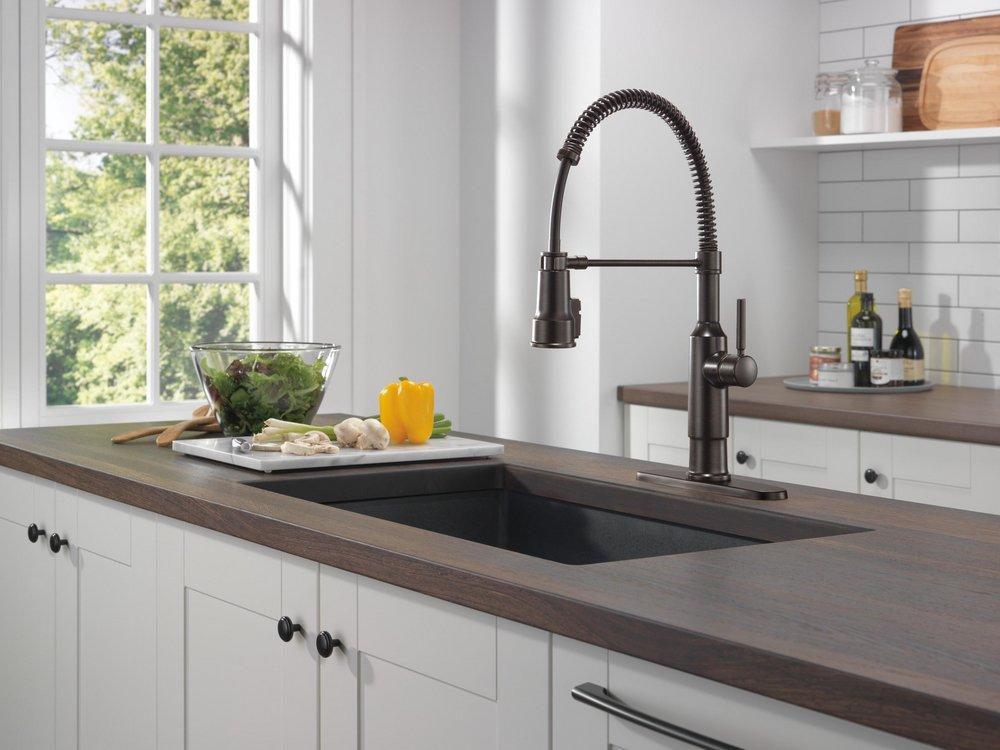 Delta Faucet Venetian Bronze Single Handle Pull Down Kitchen Faucet 