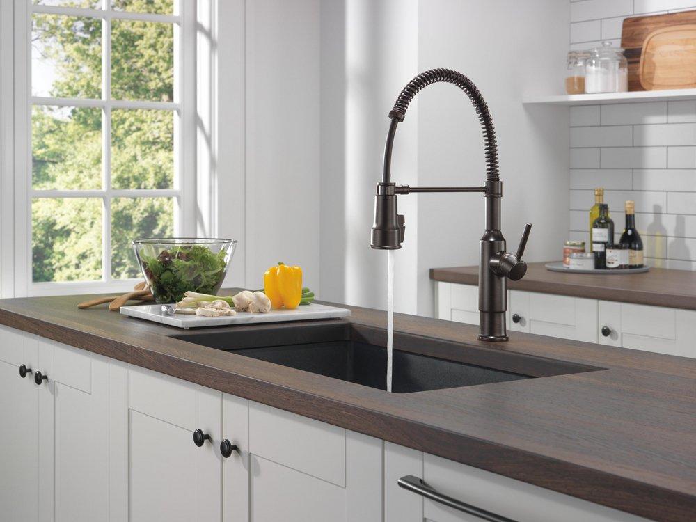 Delta Faucet Venetian Bronze Single Handle Pull Down Kitchen Faucet 
