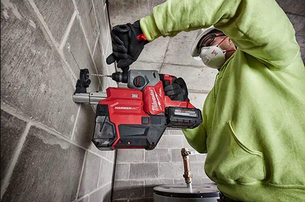 Milwaukee&reg; Red Cordless 1 in. Rotary Hammer Drill 