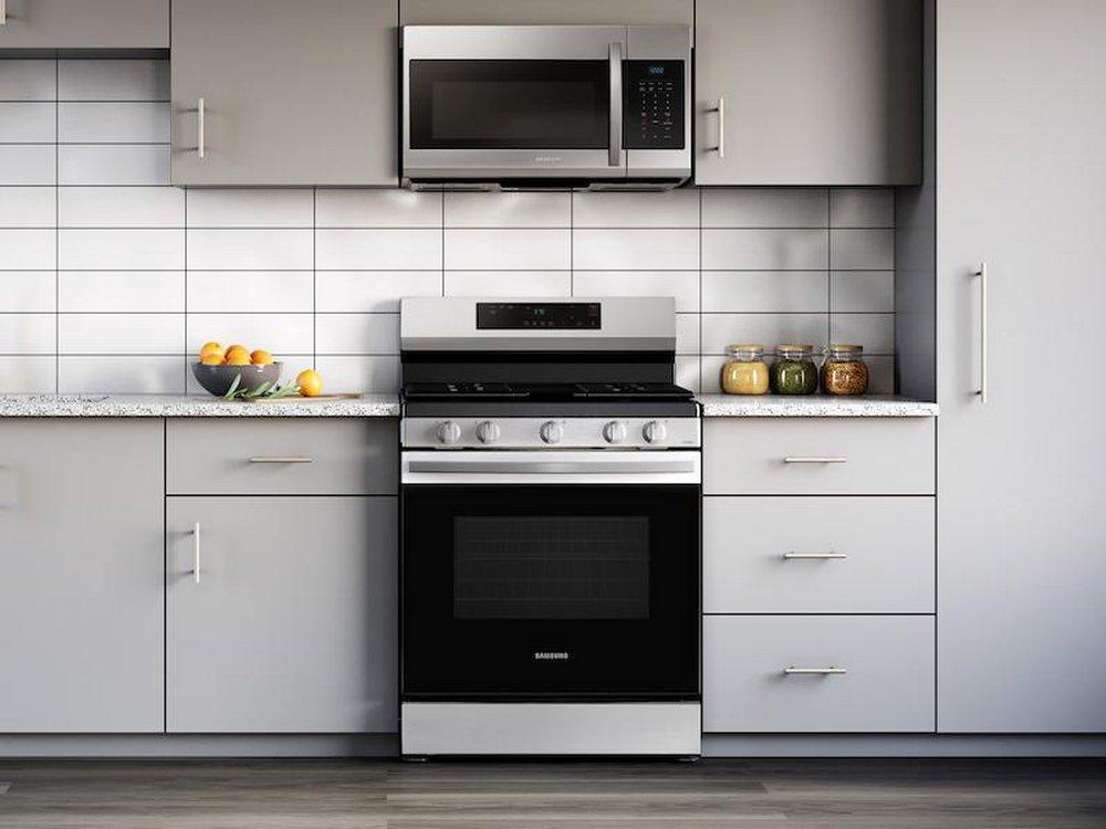 Samsung Stainless Steel 29-15/16 in. 6 cu. ft. 5-Burner Sealed Freestanding Range 