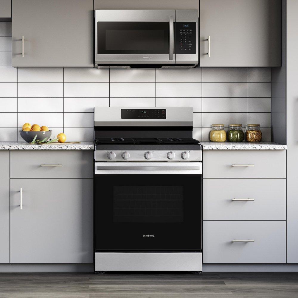 Samsung Stainless Steel 29-15/16 in. 6 cu. ft. 5-Burner Sealed Freestanding Range 
