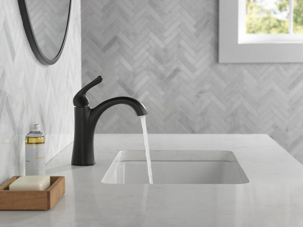 Single Handle Centerset Bathroom Sink Faucet in Matte Black 