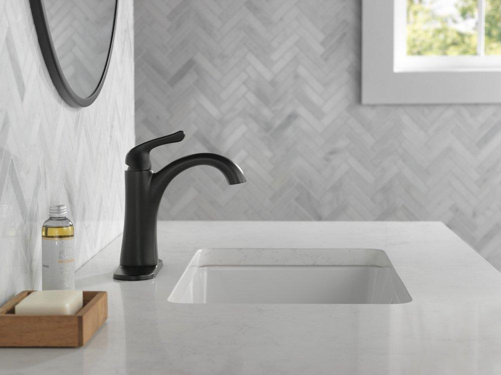 Single Handle Centerset Bathroom Sink Faucet in Matte Black 