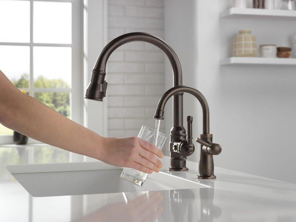 Delta Faucet Champagne Bronze Single Handle Lever Water Filter Faucet 