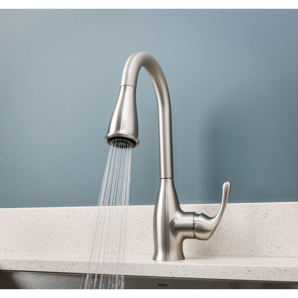 Single Handle Kitchen Faucet in Spot Resist&trade; Stainless 