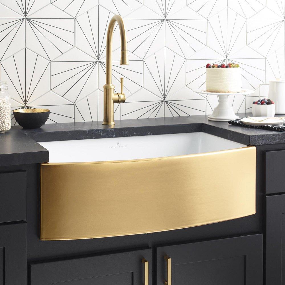 Native Trails 24K Matte Gold 33 x 19-1/2 in. No Hole Fireclay 1 Bowl Farmhouse Kitchen Sink 