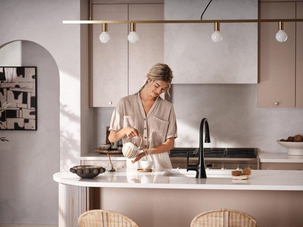 Moen Matte Black Single Handle Pull Down Kitchen Faucet 