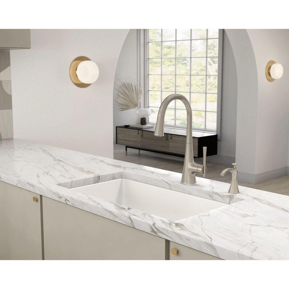 Moen Spot Resist&trade; Stainless Single Handle Pull Down Kitchen Faucet 